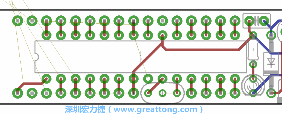 諧振器應(yīng)擺放在ATmega微控制器的針腳8、9和10旁邊，在共鳴器和微控制器中間的高頻信號線應(yīng)該要愈短愈好，此外，其它的信號線應(yīng)該要遠離這個區(qū)域且配置在諧振器的下方，這樣做是為了防止不必要的無線電波干擾。