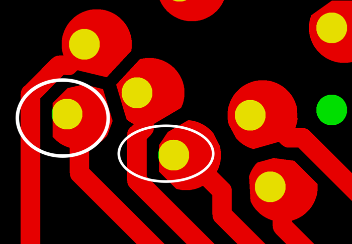 PCB生產(chǎn)會(huì)產(chǎn)生同一方向性的小小量偏移，焊盤被削的方向無規(guī)則，最惡劣的情況還會(huì)出現(xiàn)個(gè)別孔破焊環(huán)